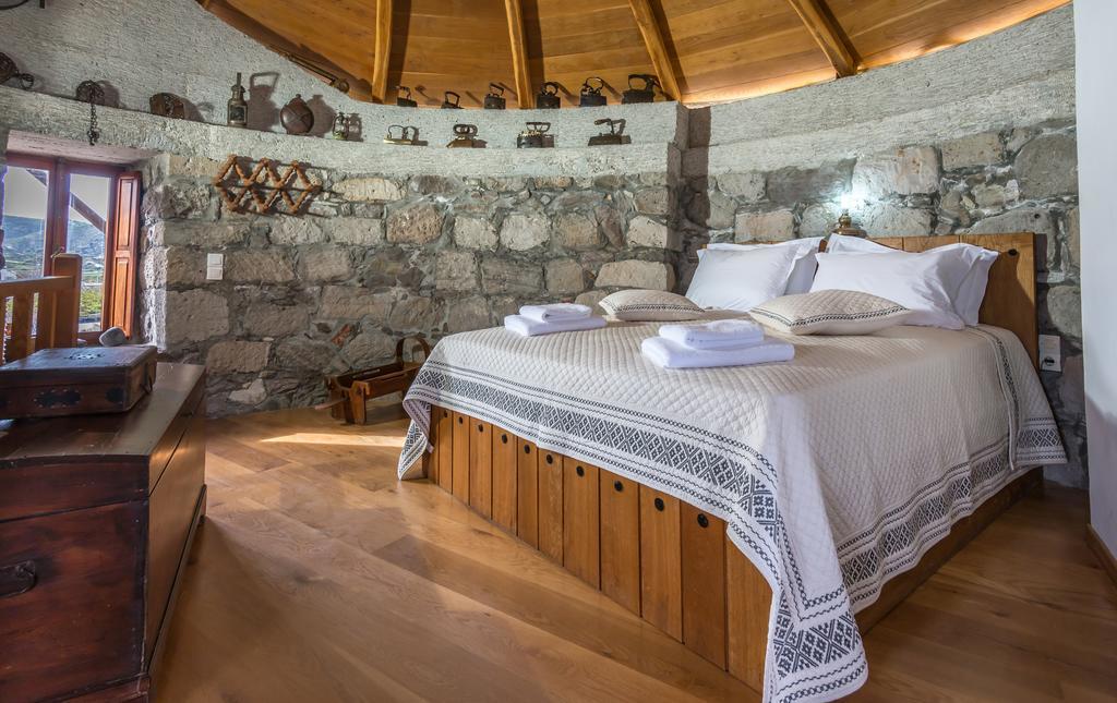 The Windmill Apartment Adamantas  Bagian luar foto